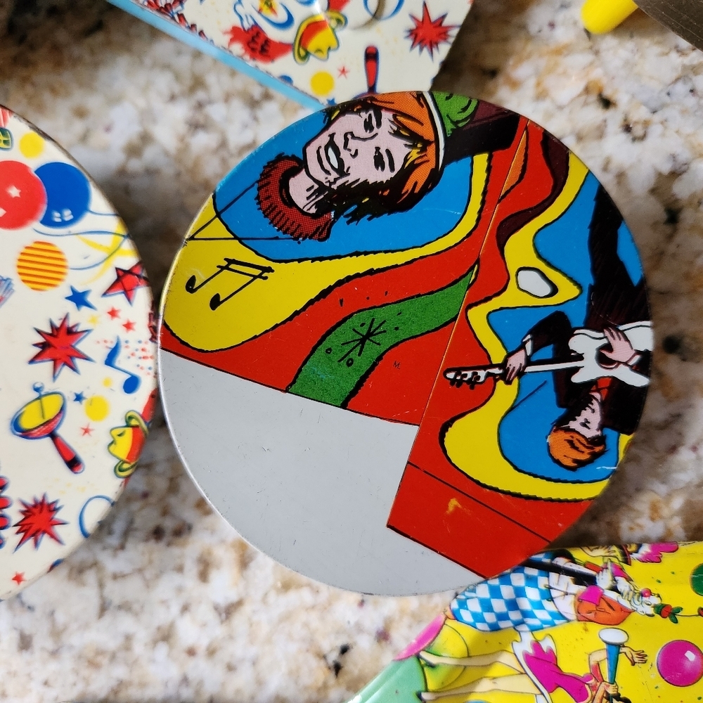 Set Of 12 Colorful Vintage Party Noise Maker Tin Spinner - Picture 8 of 13